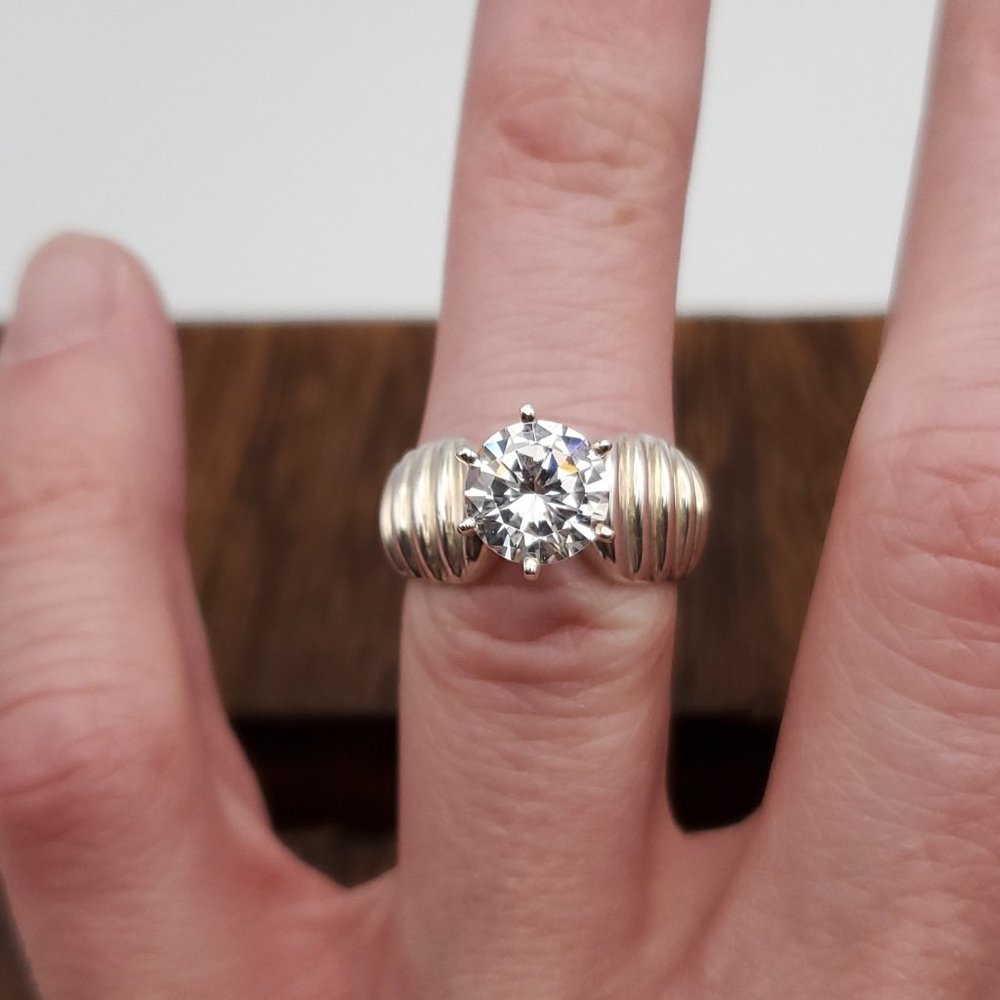 Size 6 925 Sterling Silver Clear Cubic Zirconia Unique Quality Ring - Picture 3 of 9